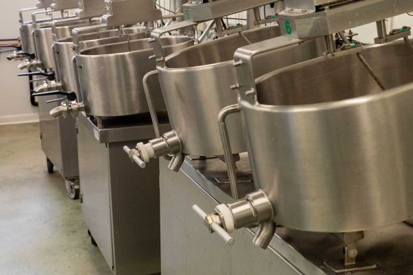 L&rsquo;Unit&eacute; Mixte de Recherche sur le Fromage (URMF) poss&egrave;de un hall technologique de type L2 et l&rsquo;expertise de suivi de pathog&egrave;nes (Listeria, Salmonelles, STEC&hellip;) dans divers produits alimentaires et matrices vari&eacute;es (challenge test).